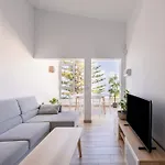 アパート Coastal Vista: Retreat In Nature *