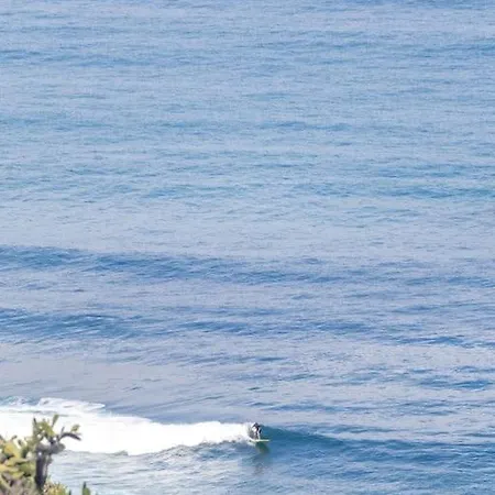 Coastal Vista: Retreat In Nature Διαμέρισμα