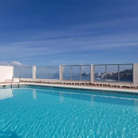 Coastal Vista: Retreat In Nature Διαμέρισμα