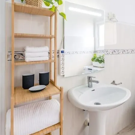 Coastal Vista: Retreat In Nature Διαμέρισμα