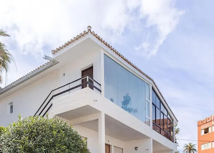 Daire Coastal Vista: Retreat In Nature Bajamar (La Laguna)