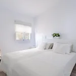 Coastal Vista: Retreat In Nature 바하마르