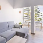 아파트 Coastal Vista: Retreat In Nature