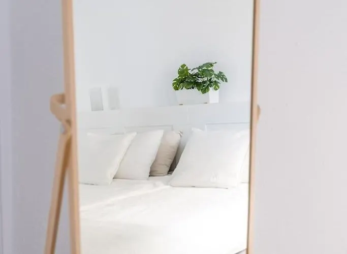 Coastal Vista: Retreat In Nature