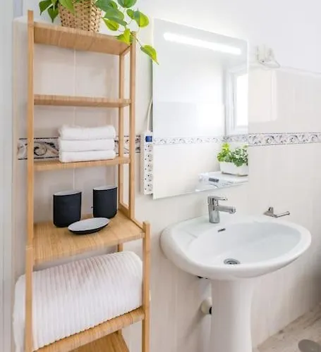 Coastal Vista: Retreat In Nature Apartmán